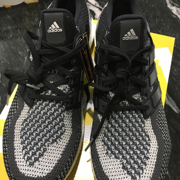 Adidas Ultra Boost Silver Medal 3.0 Size 13 - Picture 7 of 8